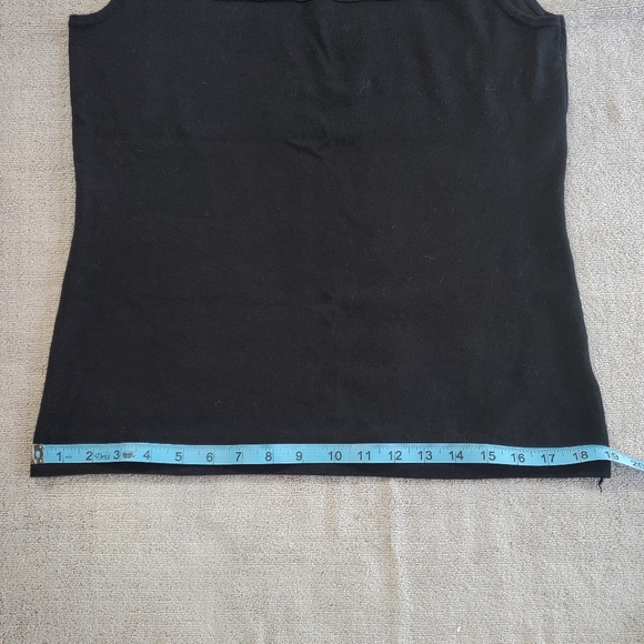 Mock Neck Sleeveless Top - Picture 12 of 13